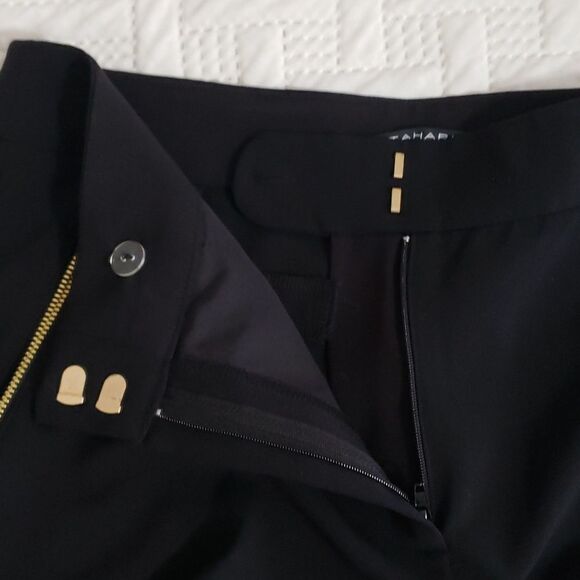 Tahari. NWOT. Black Straight Leg Dress Pants. Size M - Picture 2 of 12